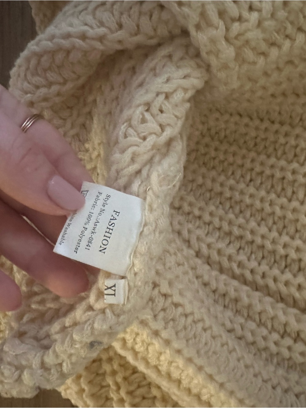 Cream Chunky Knit Button-Front Women's Sweater Vest - Picture 6 of 6
